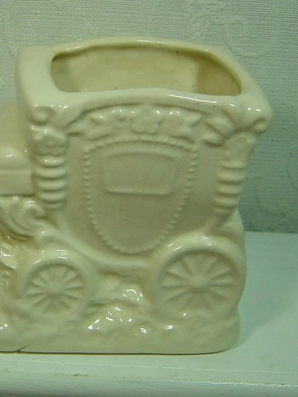 Vintage white horse & carriage planter made in USA-7